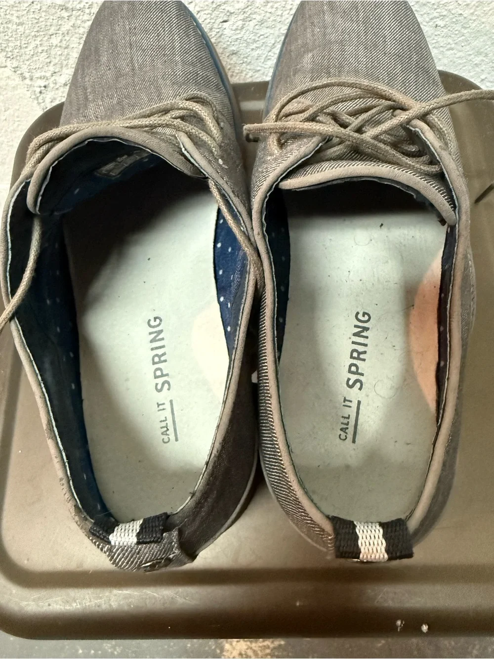 Call It Spring Men's Gray Chukka Lace-Up Shoes with Blue Trim